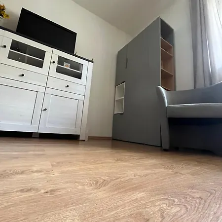Cosy In The Centre Close To Park And Bus Station 科沃布热格